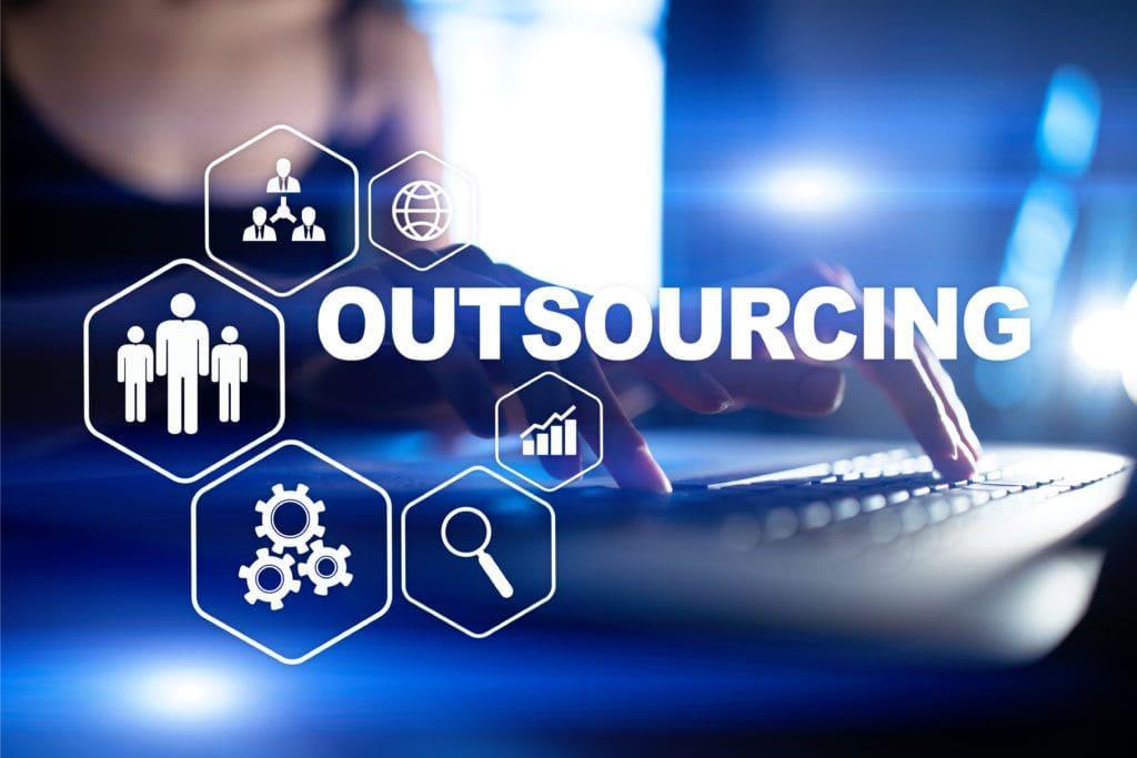 Key Considerations When⁢ Outsourcing Logistics ⁤Operations